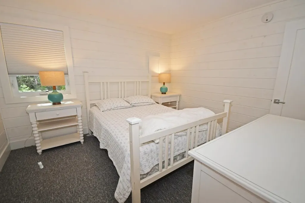 7566 W Harbor Highway Glen Arbor Township MI 49636