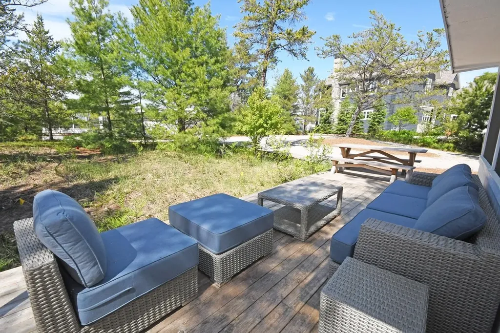 7566 W Harbor Highway Glen Arbor Township MI 49636