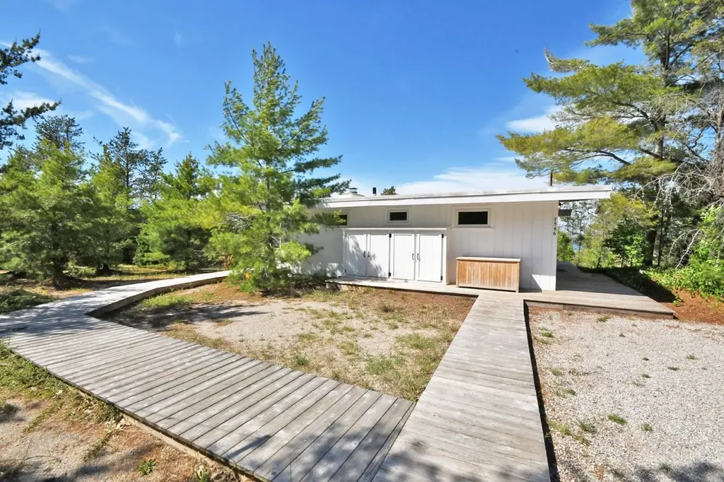 7566 W Harbor Highway Glen Arbor Township MI 49636