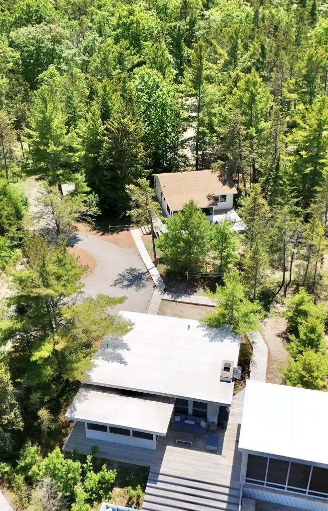 7566 W Harbor Highway Glen Arbor Township MI 49636