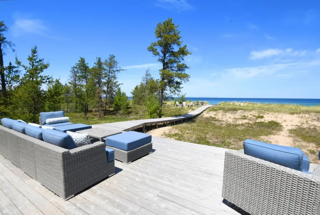 7566 W Harbor Highway Glen Arbor Township MI 49636