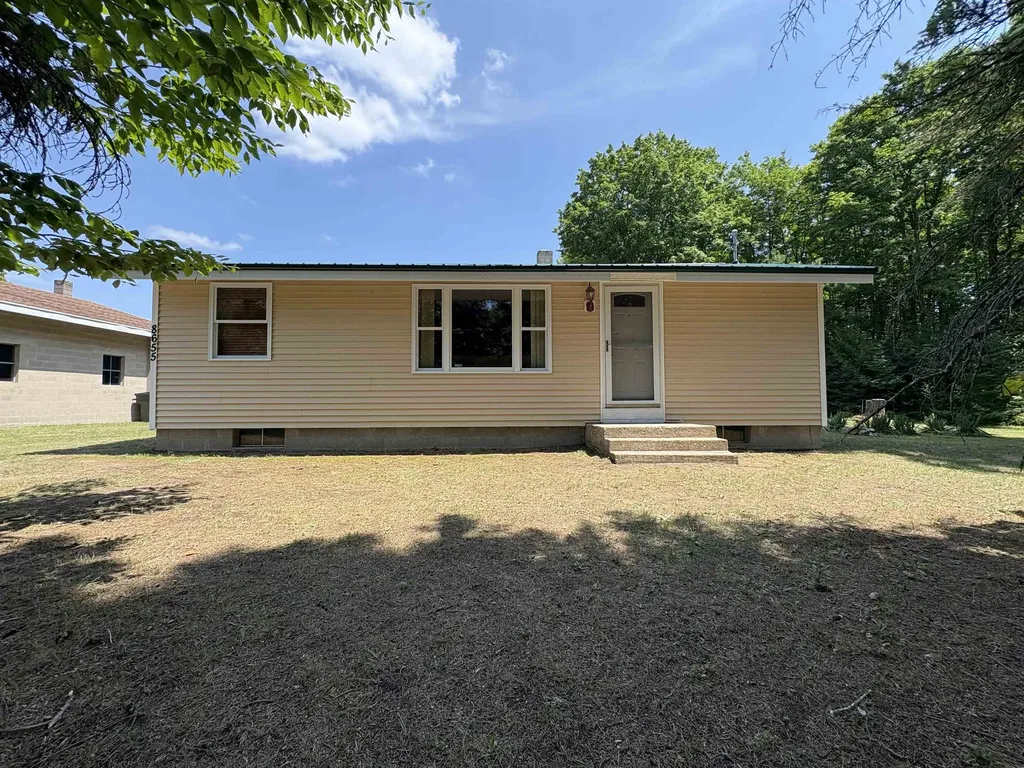 8655 SE Campbell Road Garfield Township MI 49633