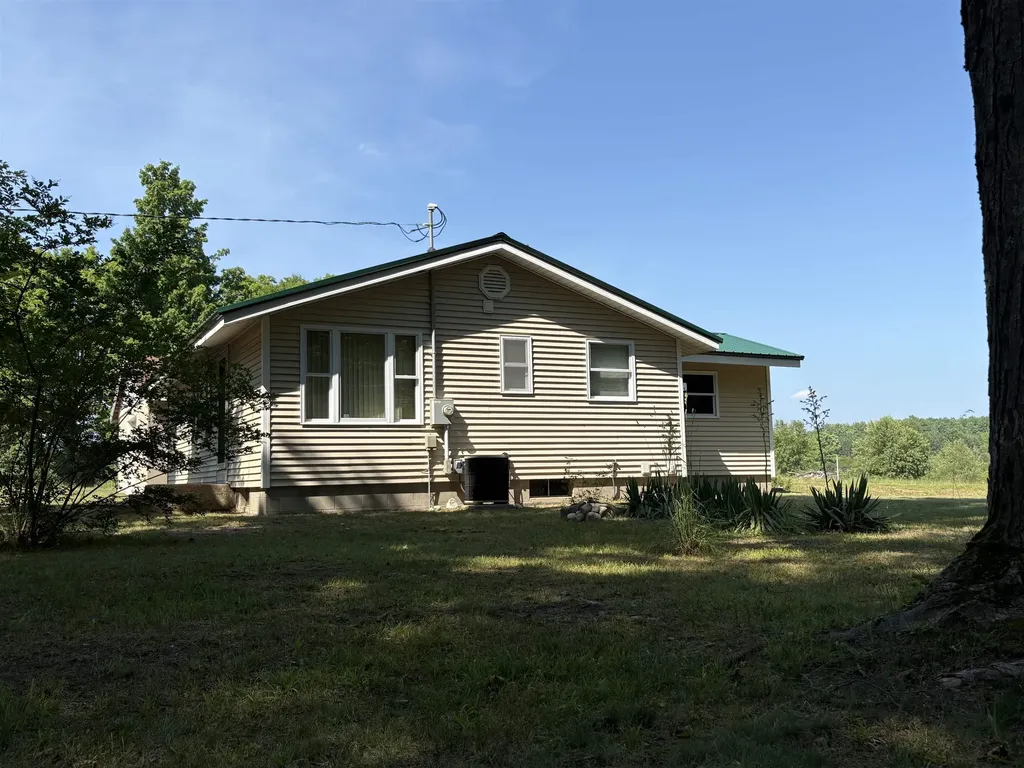 8655 SE Campbell Road Garfield Township MI 49633