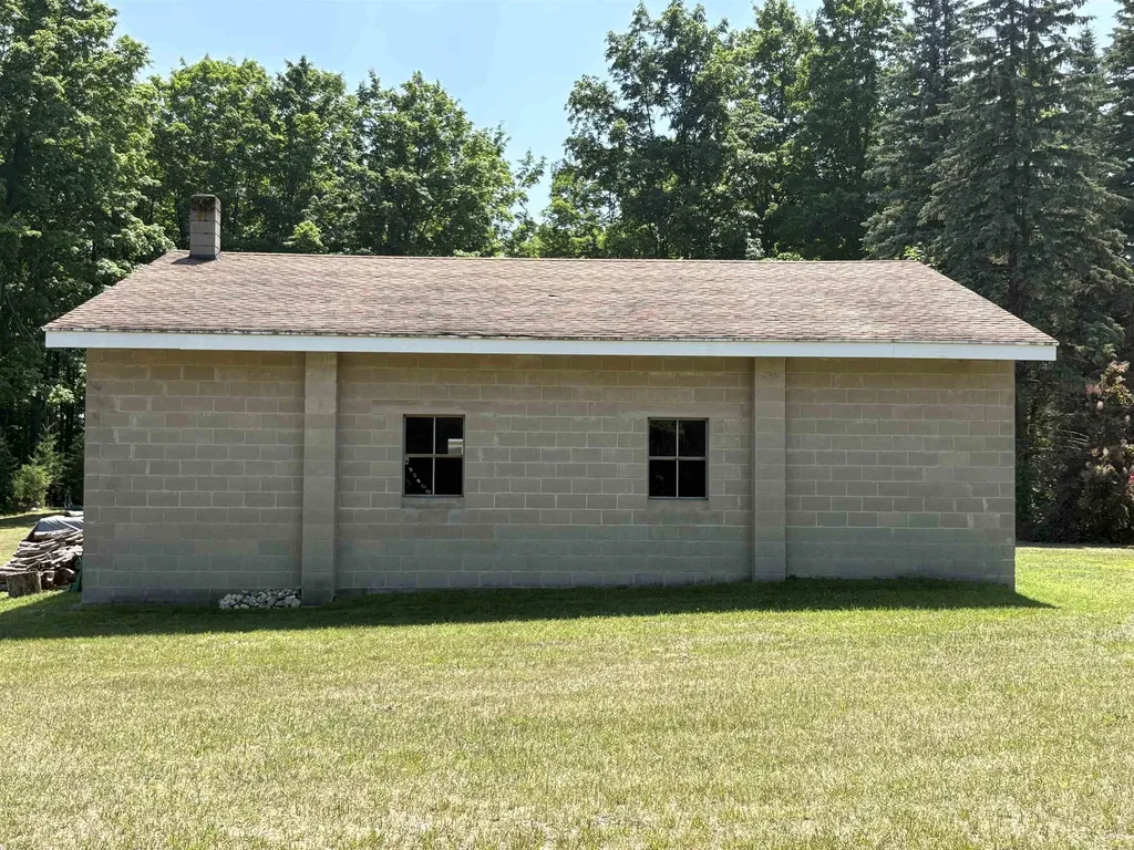 8655 SE Campbell Road Garfield Township MI 49633