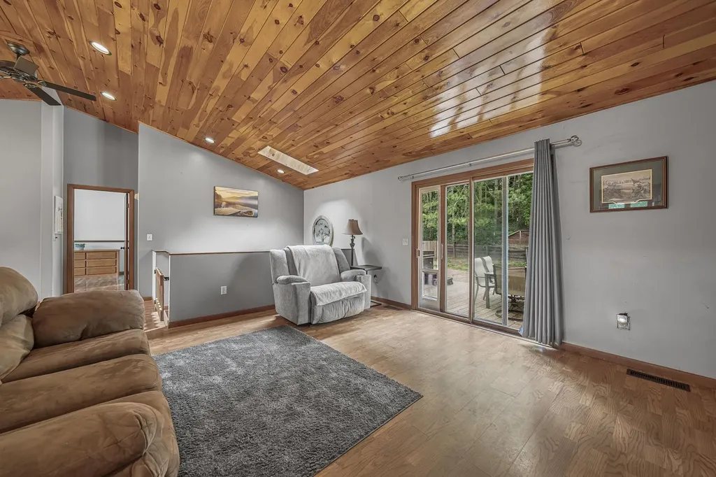 804 Arbutus Drive Clam Lake Township MI 49601