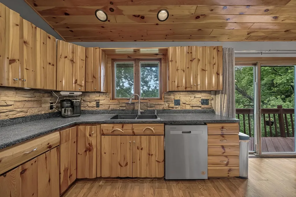 804 Arbutus Drive Clam Lake Township MI 49601