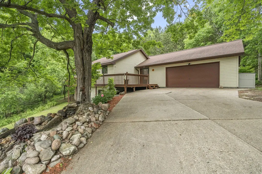 804 Arbutus Drive Clam Lake Township MI 49601