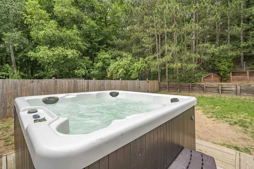 804 Arbutus Drive Clam Lake Township MI 49601