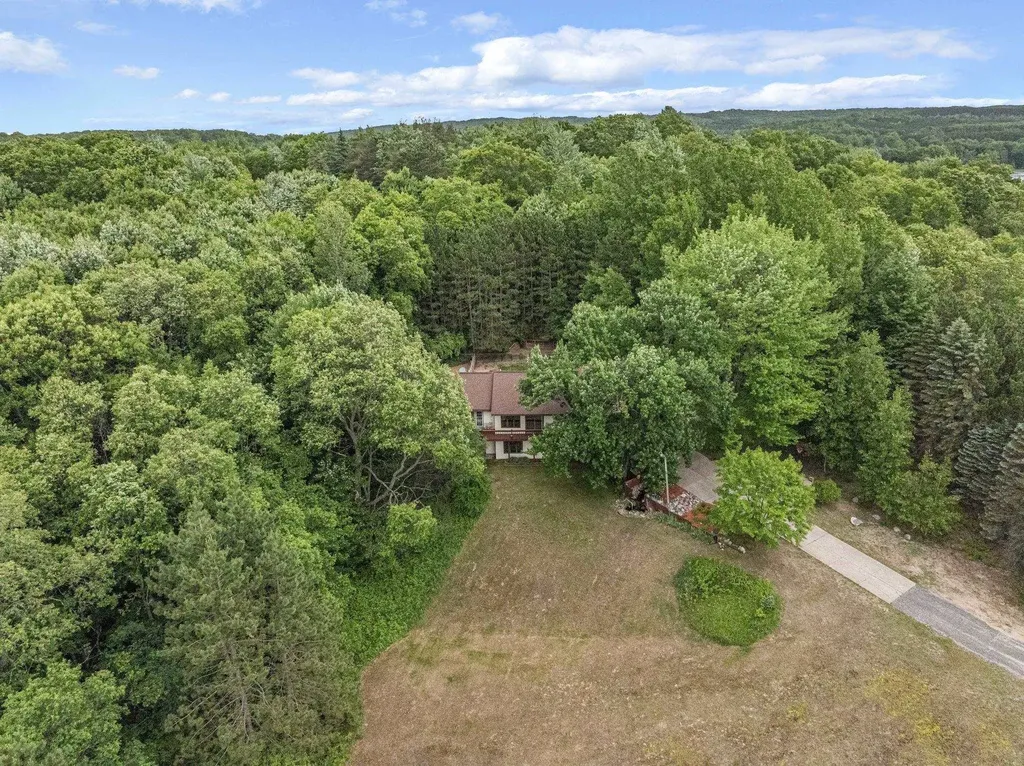 804 Arbutus Drive Clam Lake Township MI 49601