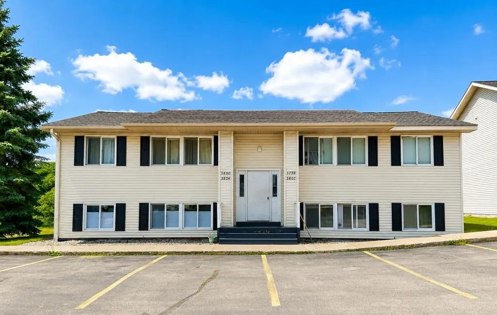 3800 Vale Drive East Bay Township MI 49686
