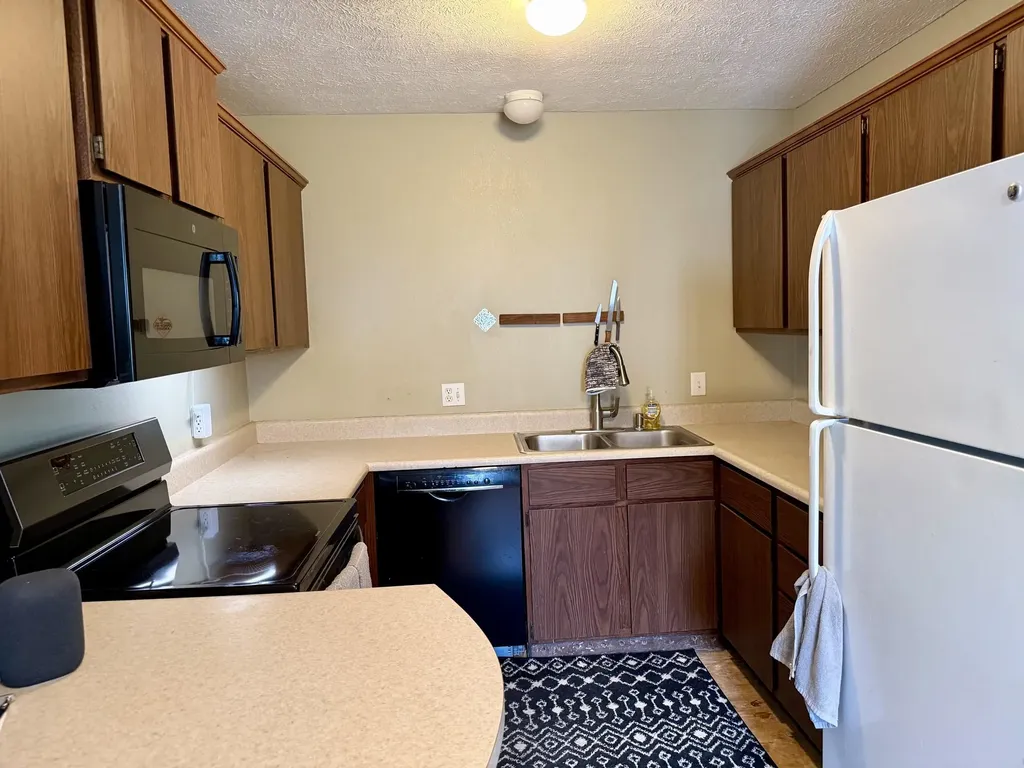 3800 Vale Drive East Bay Township MI 49686