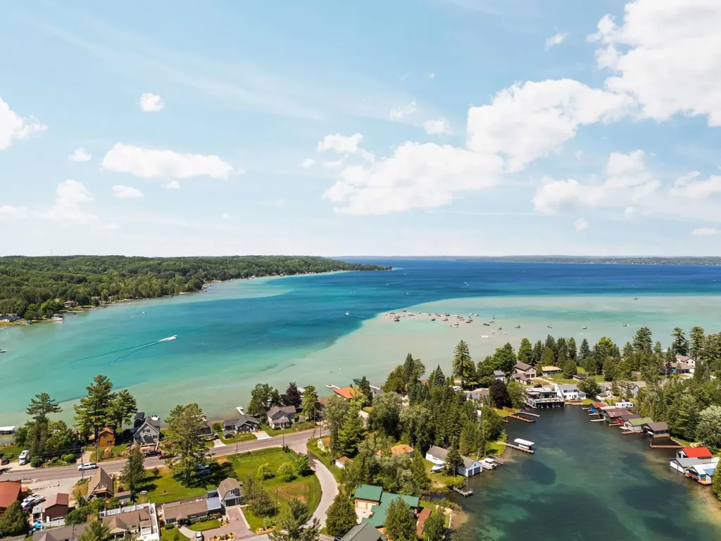 7586 Crystal Beach Road Clearwater Township MI 49676