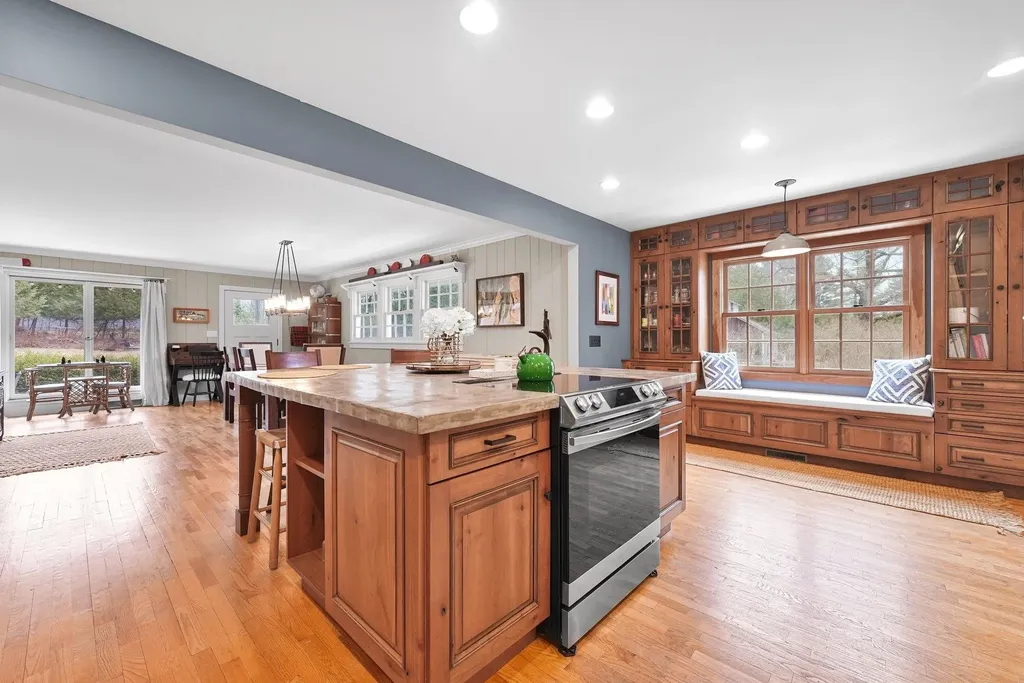 116 W Hill Street Leland Township MI 49654