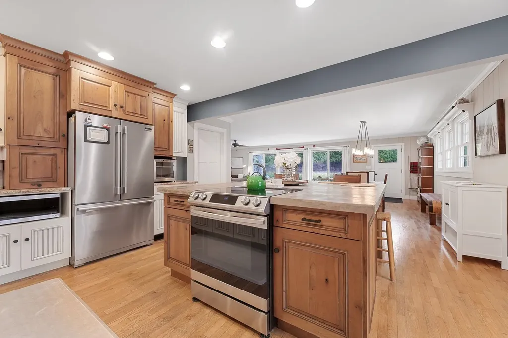 116 W Hill Street Leland Township MI 49654