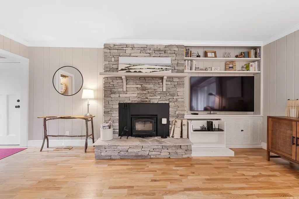 116 W Hill Street Leland Township MI 49654