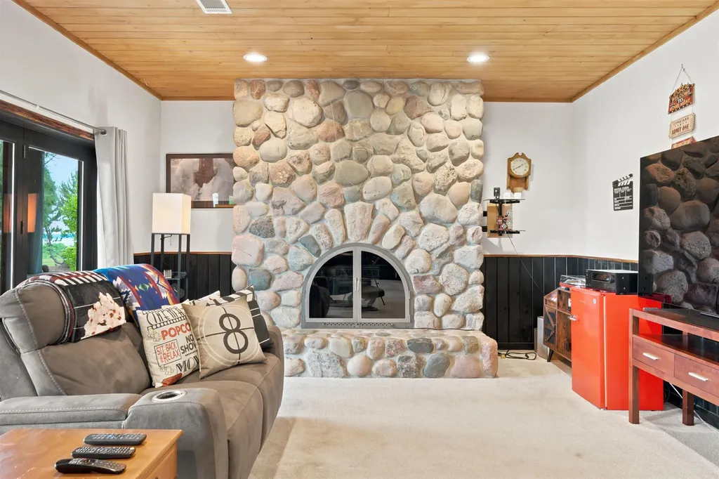 3333 Kirkridge Drive Acme Township MI 49690
