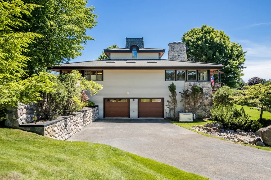 3333 Kirkridge Drive Acme Township MI 49690