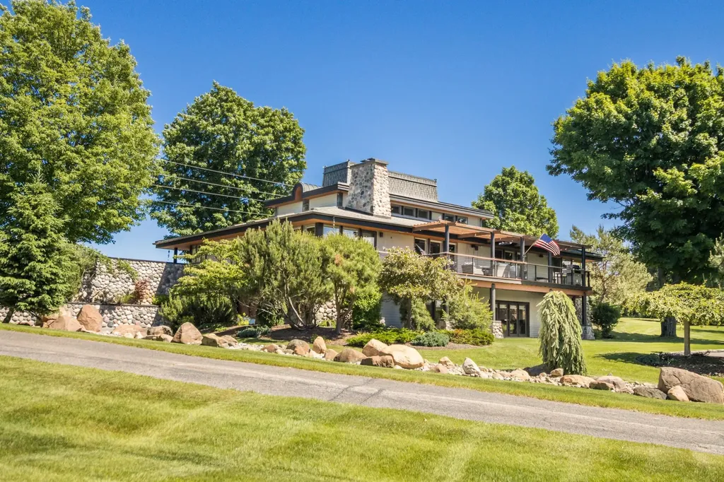 3333 Kirkridge Drive Acme Township MI 49690