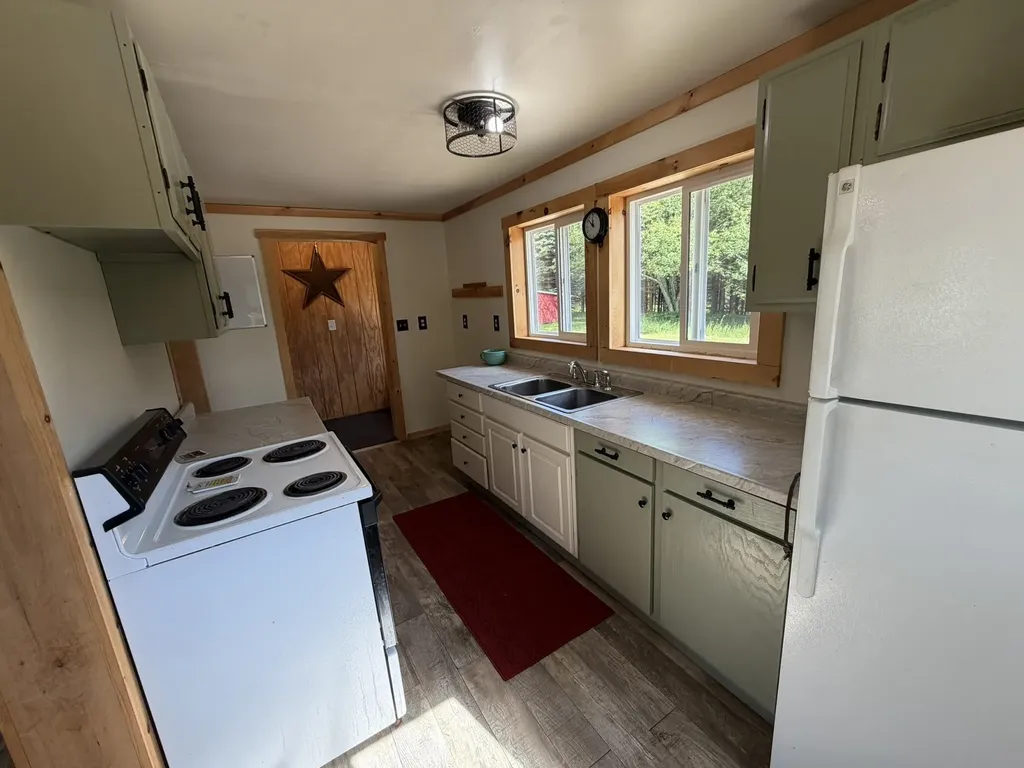 6855 W Sharon Road, SW Springfield Township MI 49633