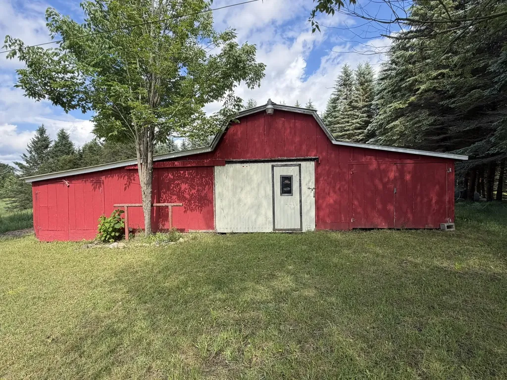 6855 W Sharon Road, SW Springfield Township MI 49633