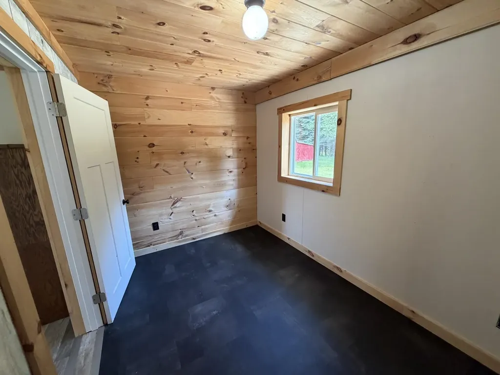 6855 W Sharon Road, SW Springfield Township MI 49633