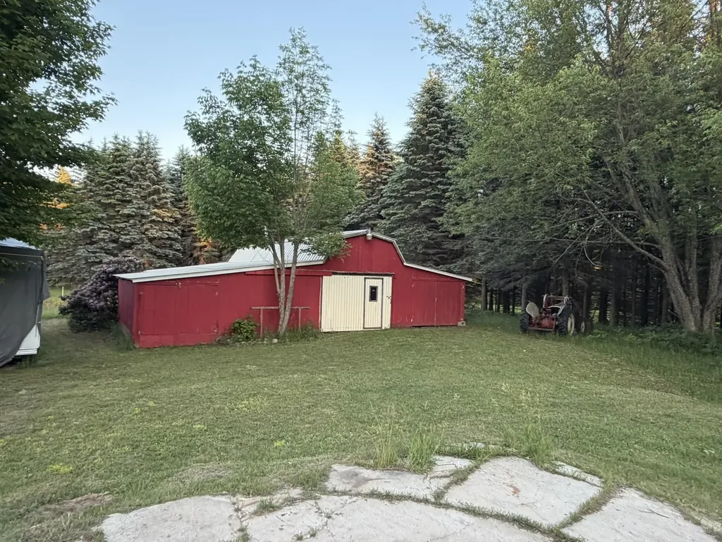 6855 W Sharon Road, SW Springfield Township MI 49633