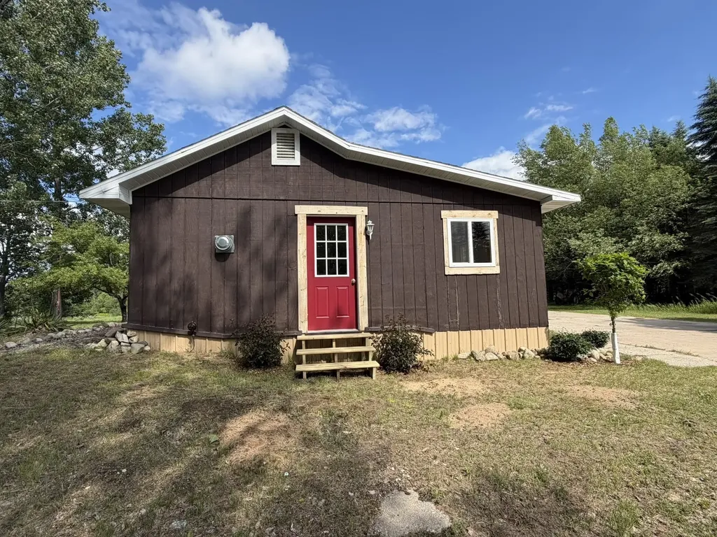 6855 W Sharon Road, SW Springfield Township MI 49633
