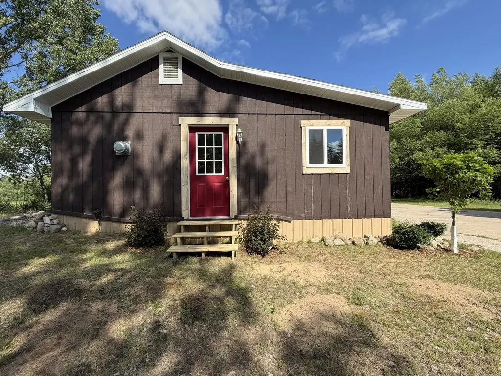 6855 W Sharon Road, SW Springfield Township MI 49633