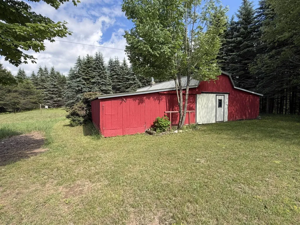 6855 W Sharon Road, SW Springfield Township MI 49633