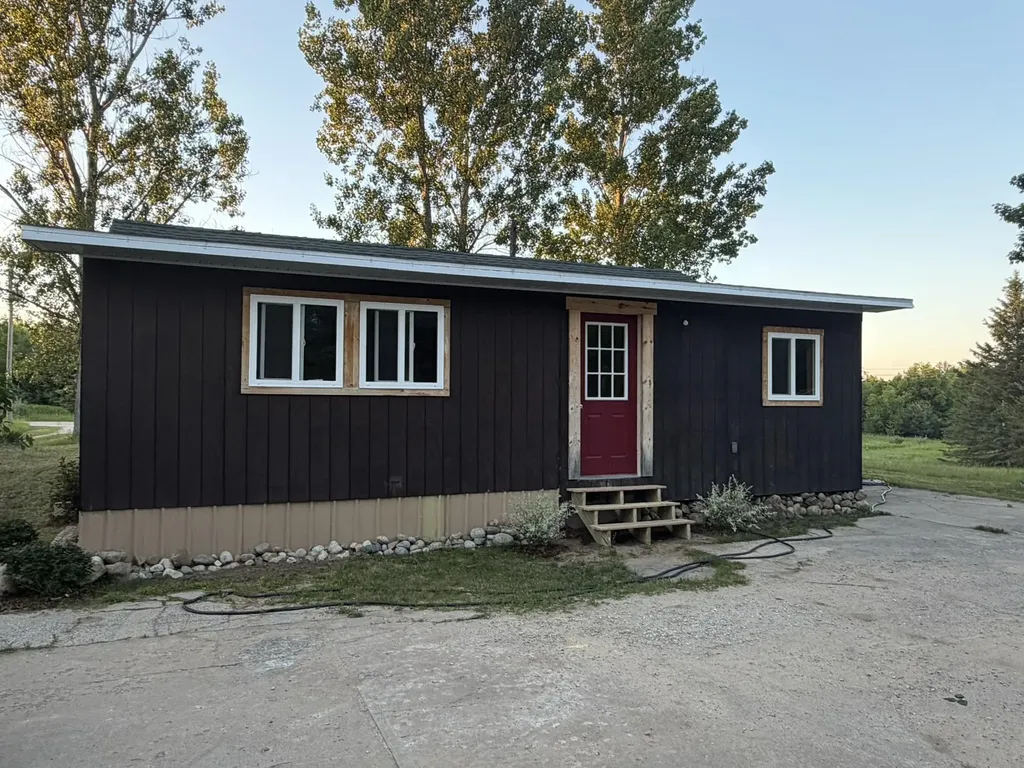 6855 W Sharon Road, SW Springfield Township MI 49633