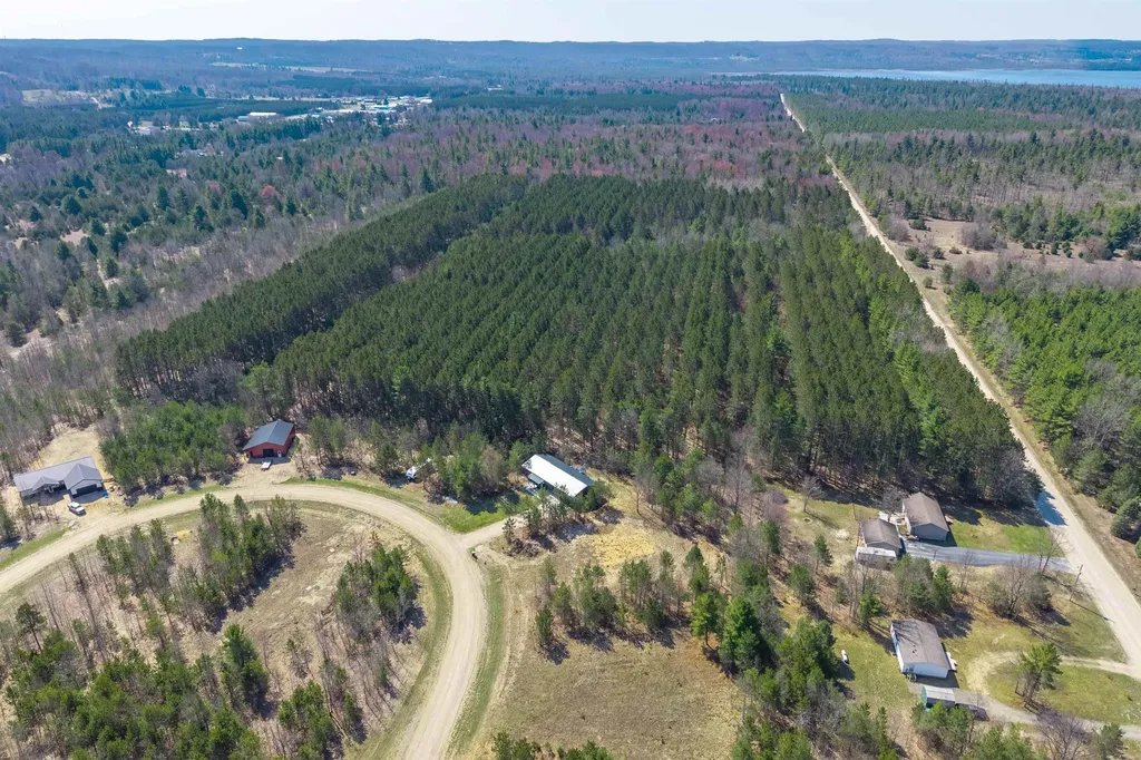 7980+ Springwater Drive Clearwater Township MI 49676