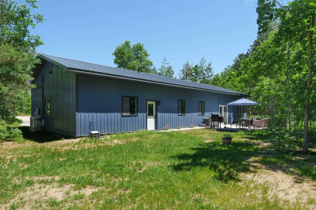 7980+ Springwater Drive Clearwater Township MI 49676