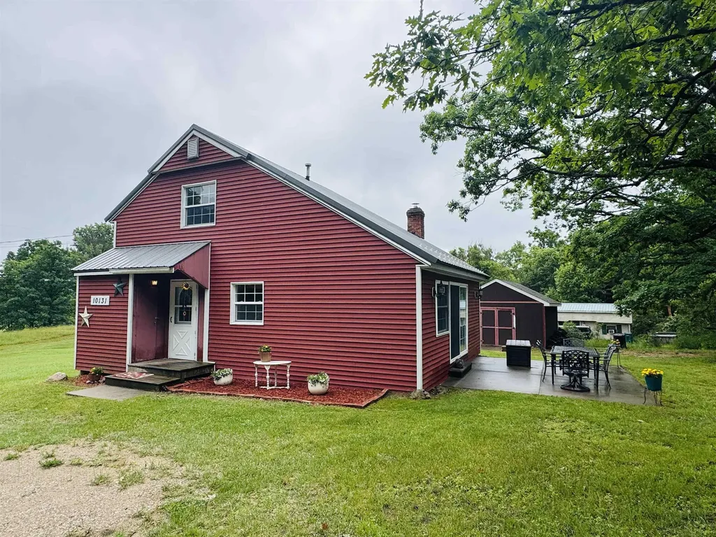 10131 W Laurel Street Lake Township MI 49651