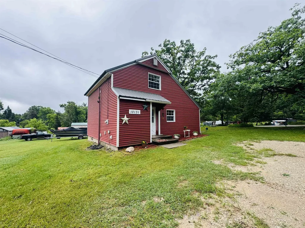10131 W Laurel Street Lake Township MI 49651