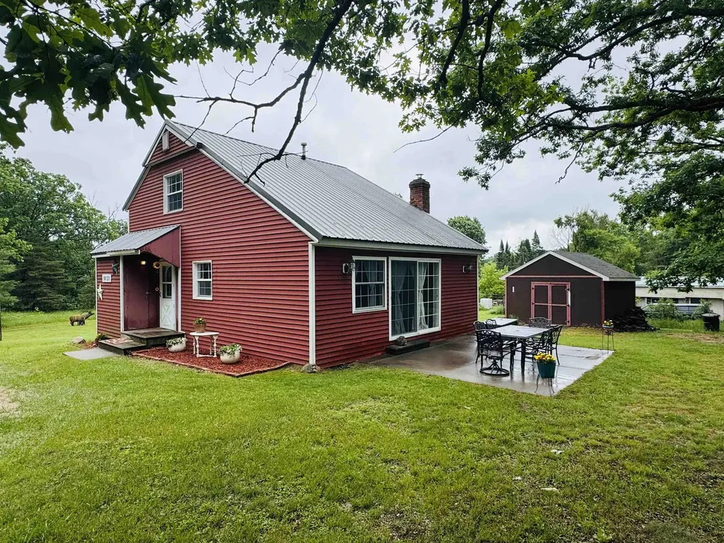 10131 W Laurel Street Lake Township MI 49651