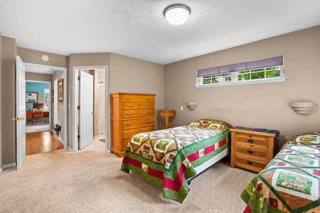 12016 S Elk Run Elmwood Charter Township MI 49684
