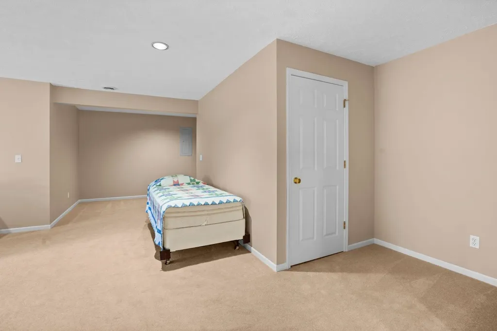 12016 S Elk Run Elmwood Charter Township MI 49684