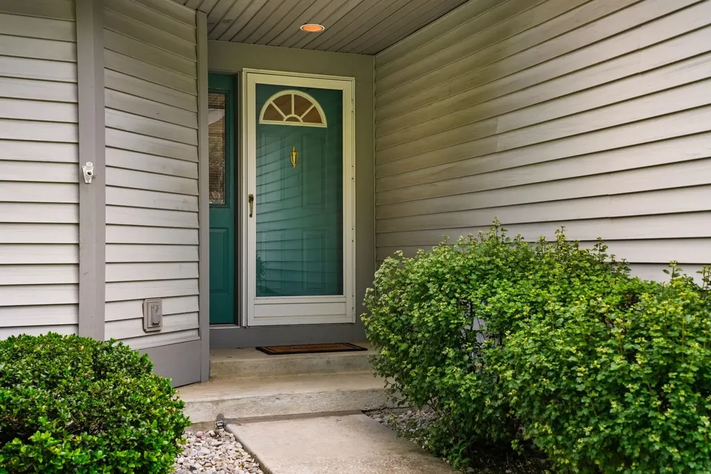 12016 S Elk Run Elmwood Charter Township MI 49684