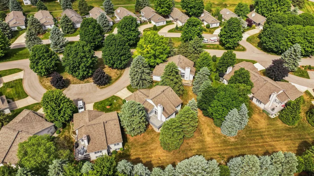12016 S Elk Run Elmwood Charter Township MI 49684