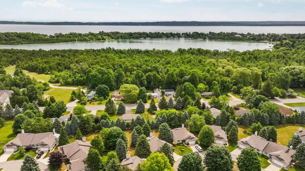 12016 S Elk Run Elmwood Charter Township MI 49684