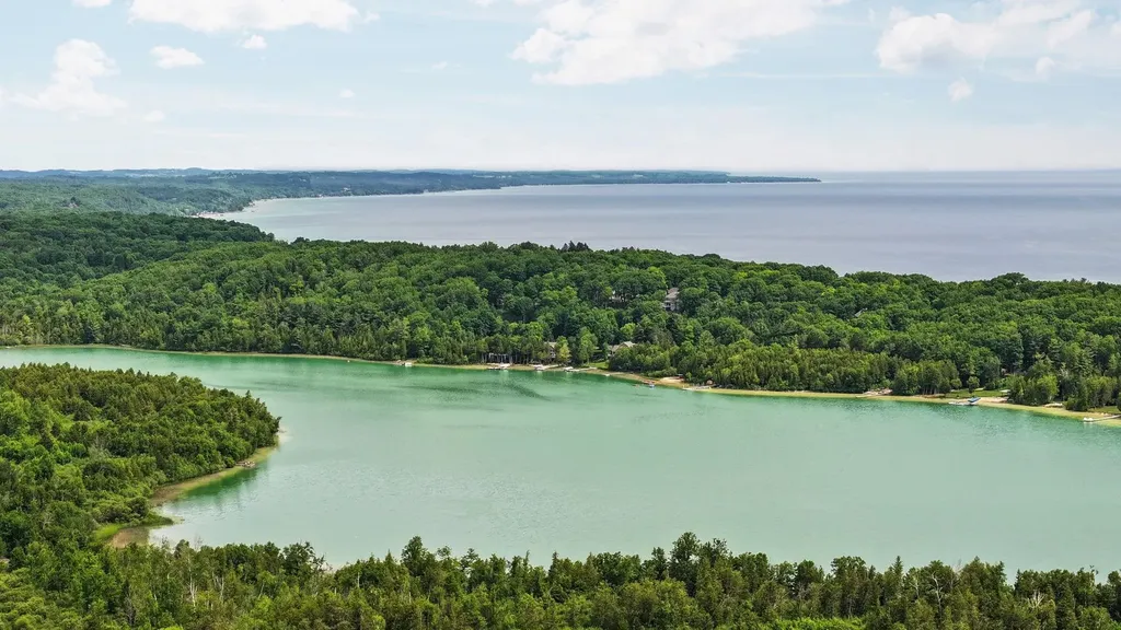 12016 S Elk Run Elmwood Charter Township MI 49684