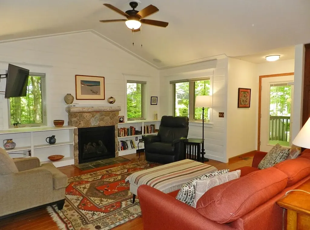 12055 S Woodwinds Circle Elmwood Charter Township MI 49684