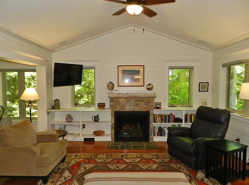 12055 S Woodwinds Circle Elmwood Charter Township MI 49684