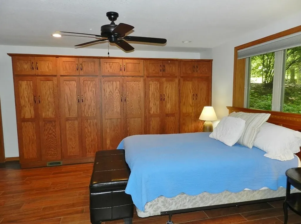 12055 S Woodwinds Circle Elmwood Charter Township MI 49684