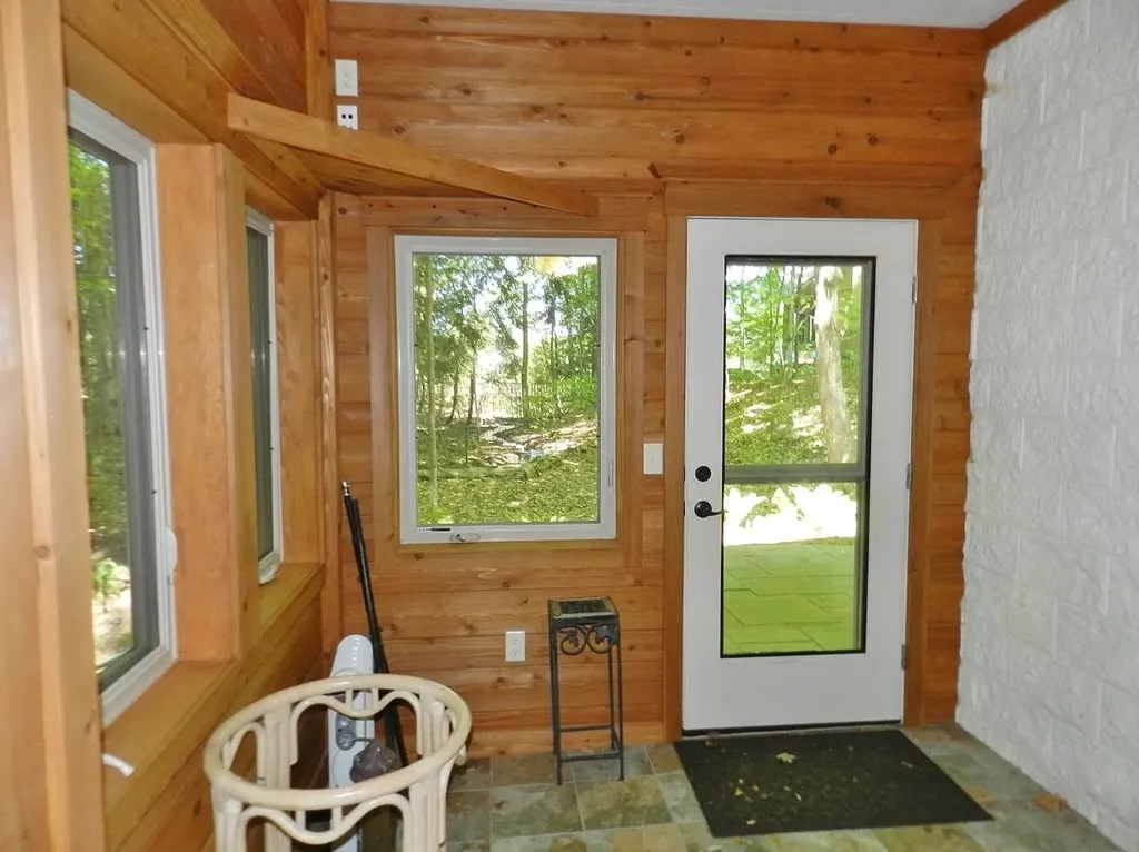 12055 S Woodwinds Circle Elmwood Charter Township MI 49684