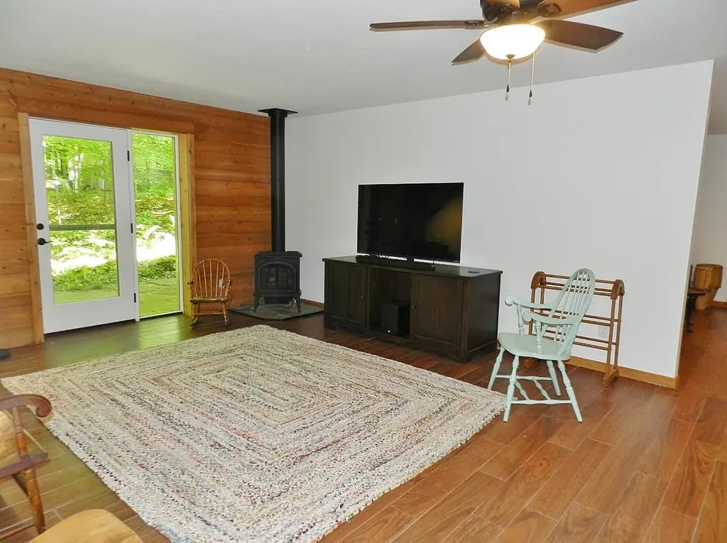 12055 S Woodwinds Circle Elmwood Charter Township MI 49684
