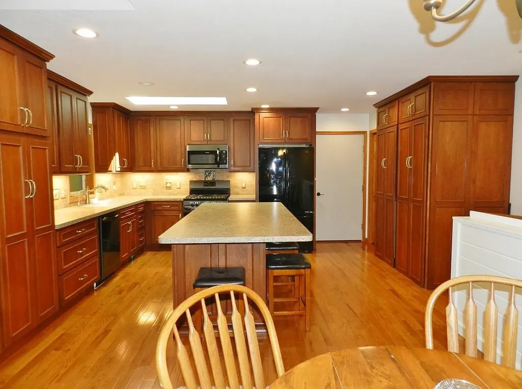 12055 S Woodwinds Circle Elmwood Charter Township MI 49684