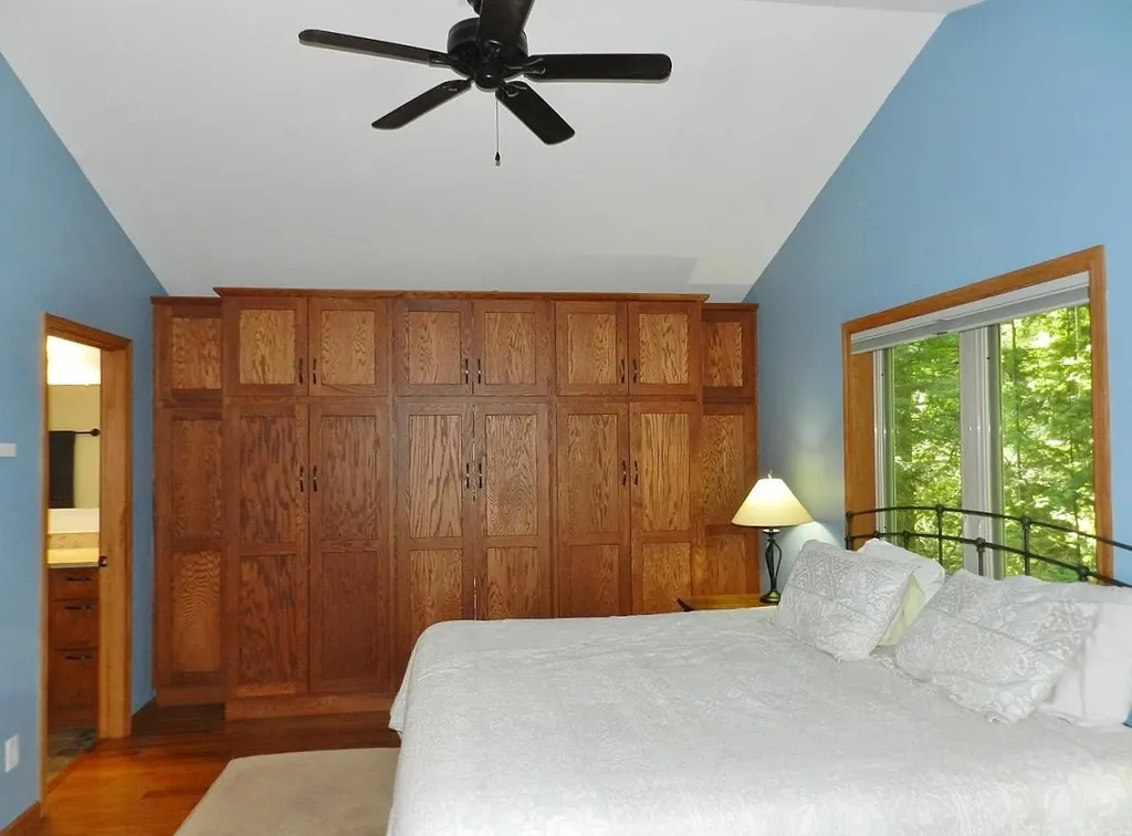 12055 S Woodwinds Circle Elmwood Charter Township MI 49684