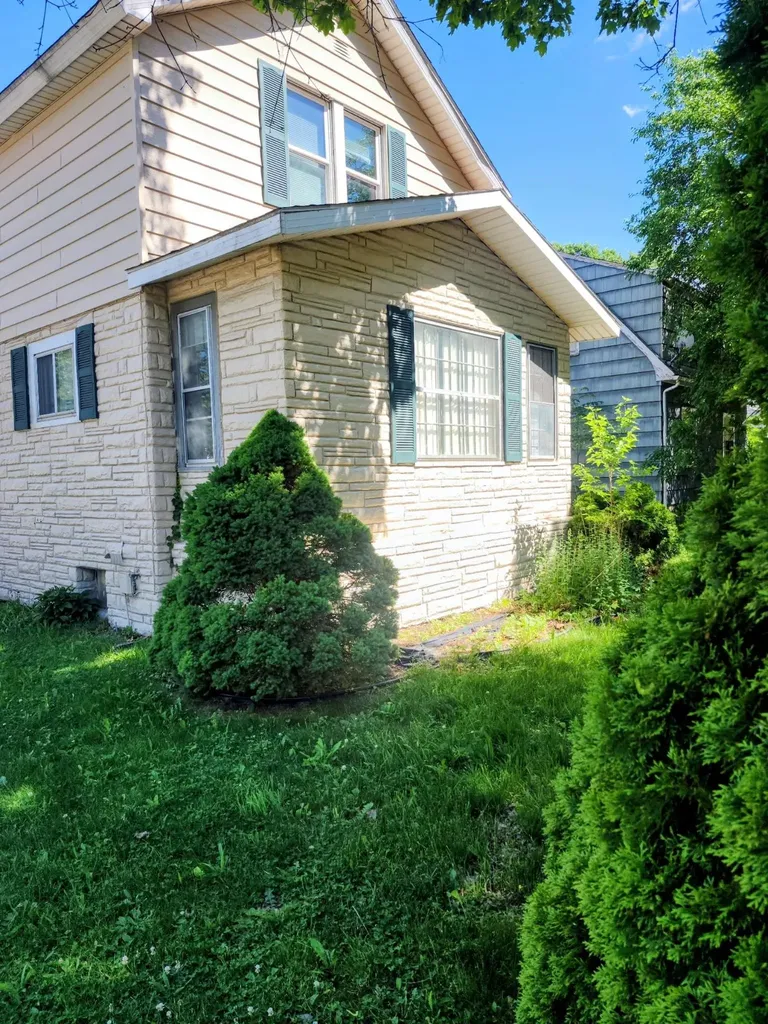 310 N Mountain Street Bay City City MI 48706