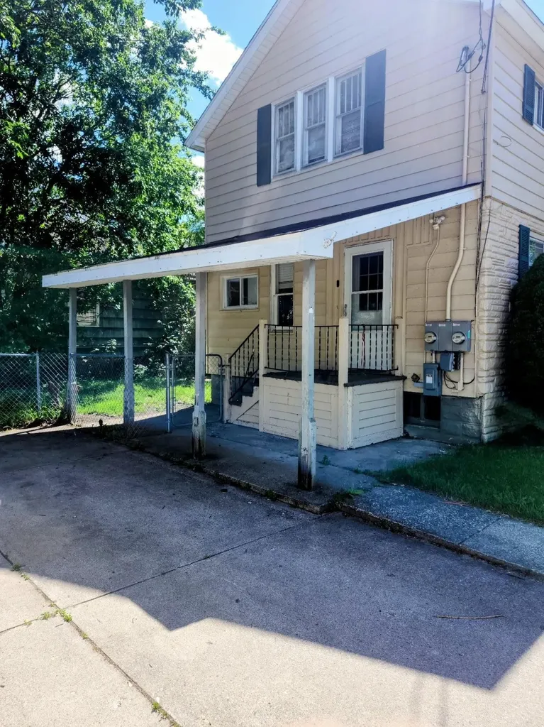 310 N Mountain Street Bay City City MI 48706
